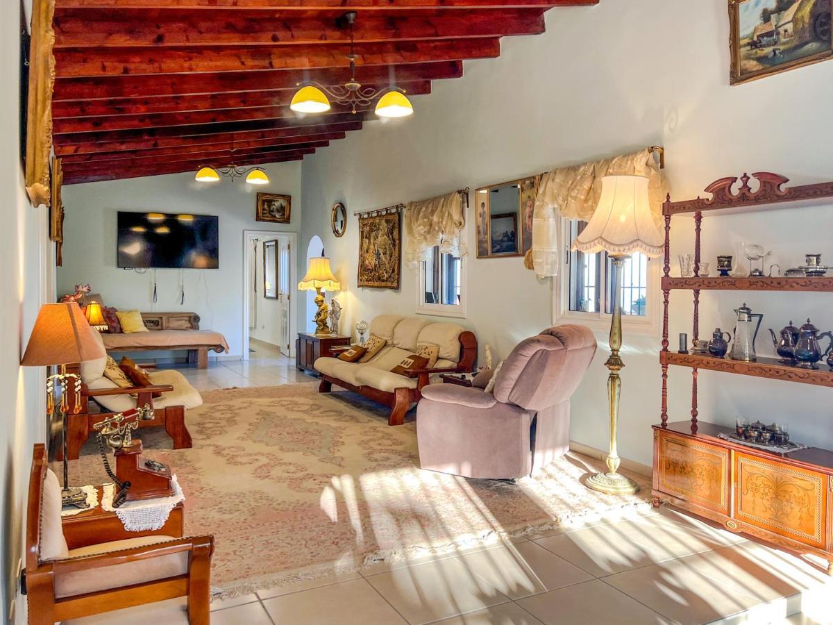 Villa Exquisite Rural House With Garden, Pool And Sea Views Arico Viejo Exterior foto