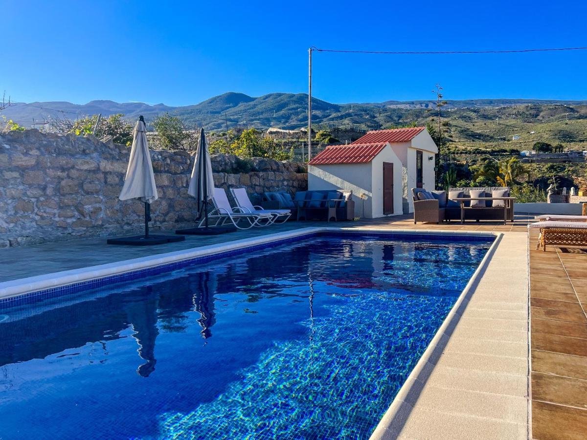 Villa Exquisite Rural House With Garden, Pool And Sea Views Arico Viejo Exterior foto